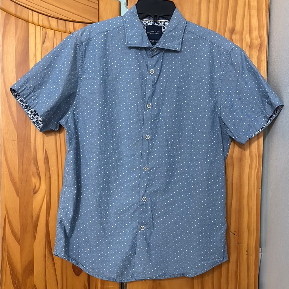 DENIM & FLOWER CASUAL BUTTON-UP SHIRT MENS M BLUE SHORT SLEEVE WHITE POLKADOT